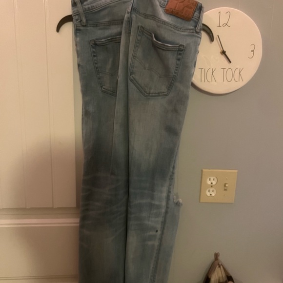 Simple Ripped Jeans - Picture 2 of 3